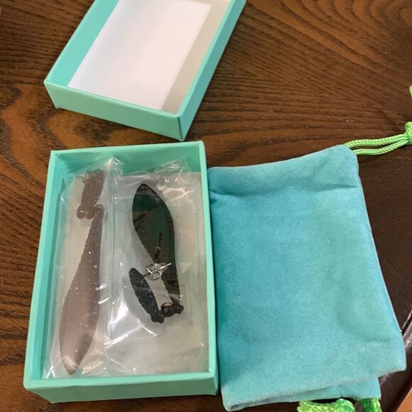 Women’s blue/black tone gemstones teardrop earrings. See all photos - Picture 2 of 8